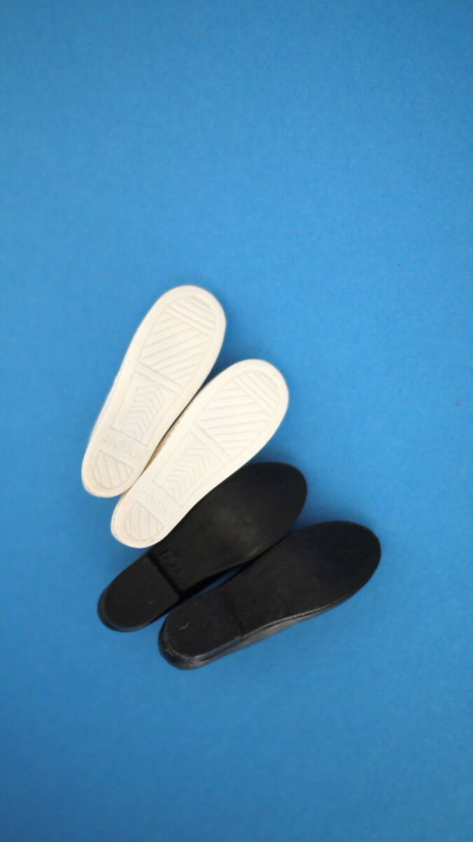 No Doll 043* ヴィンテージ　ケン　オリジナル　ドレスシューズ黒＋スニーカー JAPAN刻印＊ ニアミント_画像3