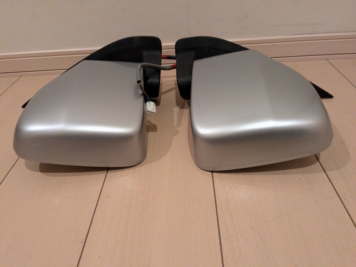 S321V Hijet Cargo оригинальный зеркало на двери левый и правый в комплекте серебряный ( цвет код S28) электрический складывание рабочее состояние подтверждено включая доставку ( часть не возможно )