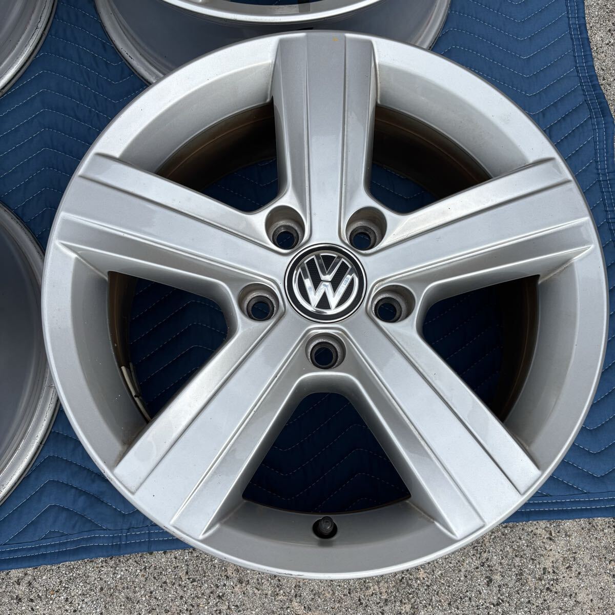 ゴルフ7 純正 16インチ ホイール 限定車モデル PCD112 6.5J +46 スタッドレス用に_画像3
