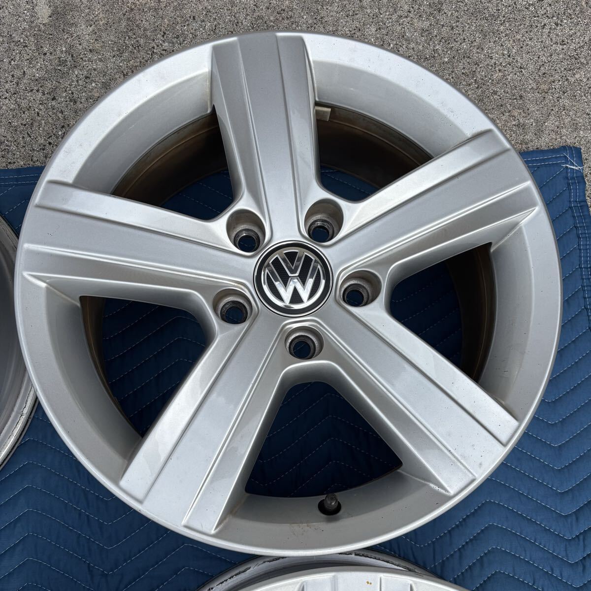 ゴルフ7 純正 16インチ ホイール 限定車モデル PCD112 6.5J +46 スタッドレス用に_画像4