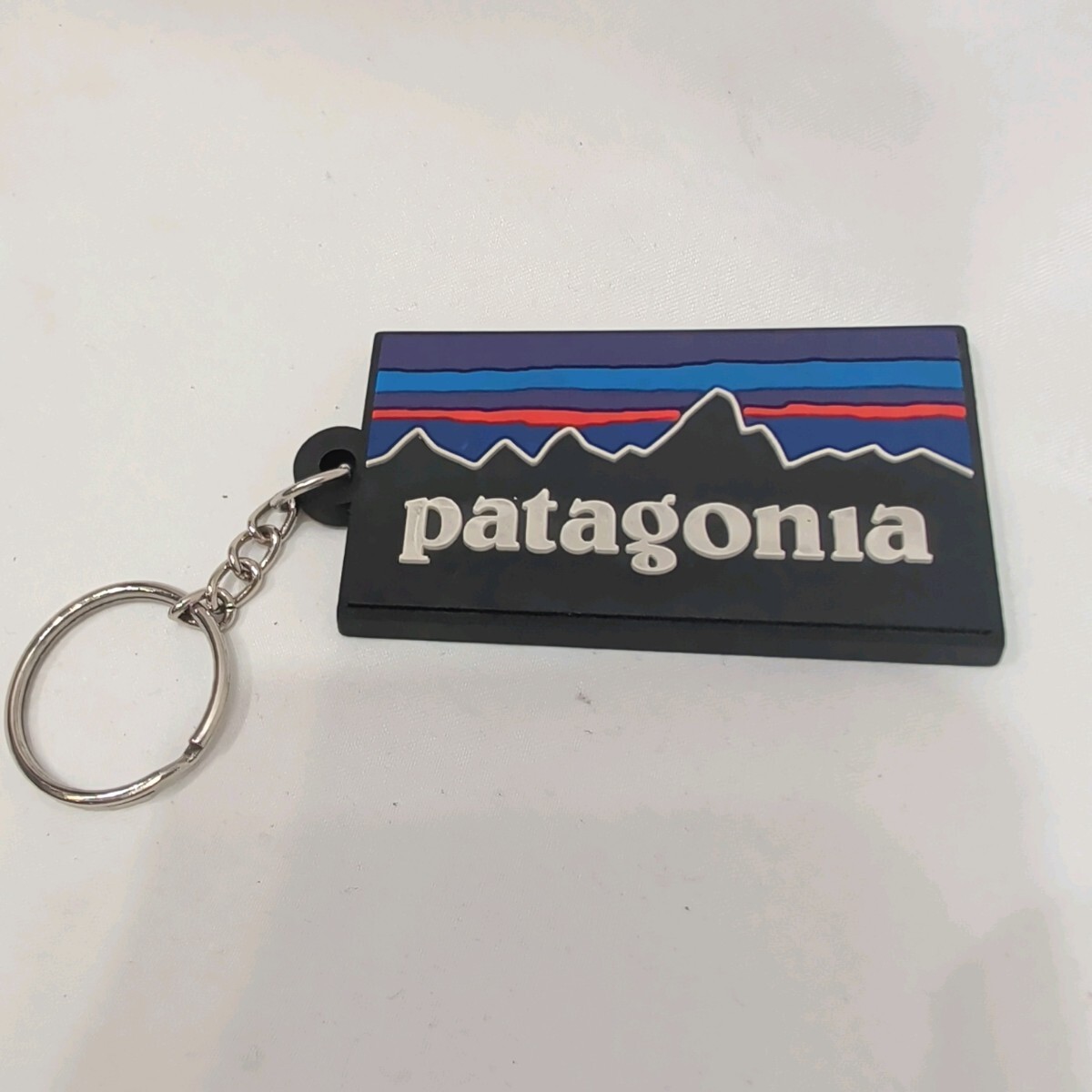 ［送料420円］希少 patagonia パタゴニア ラバー キーホルダー ロゴ キーリング アウトドア_画像1