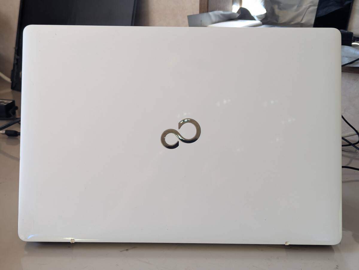 FUJITSU LIFEBOOK AH42/Y FMVA08021P ノートパソコン WIN10/4GB/1000GB バッテリ駆動 (残1時間表示) 本体のみ 202507140826_画像8