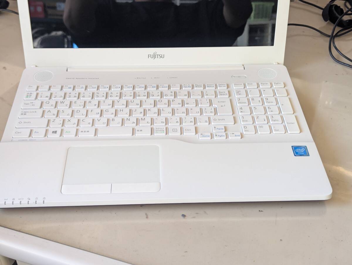 FUJITSU LIFEBOOK AH42/Y FMVA08021P ノートパソコン WIN10/4GB/1000GB バッテリ駆動 (残1時間表示) 本体のみ 202507140826_画像3