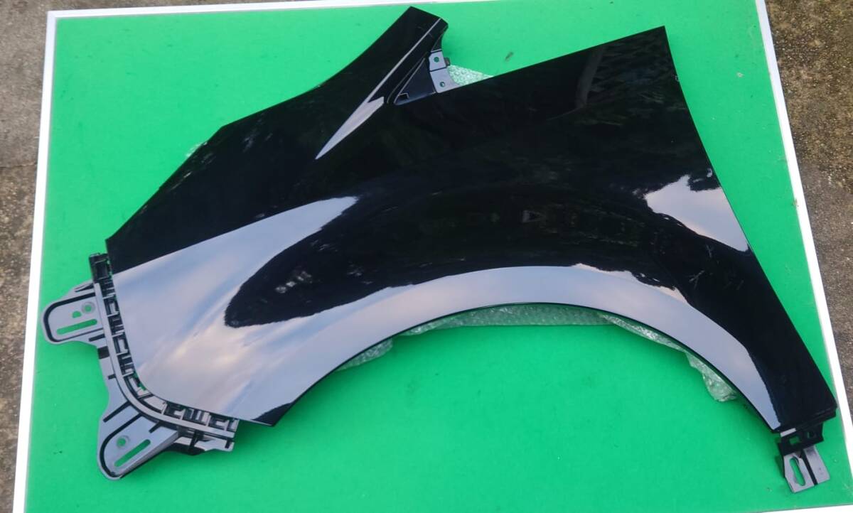 デリカ D5 CV1W 後期 純正 フェンダー 左 _画像1