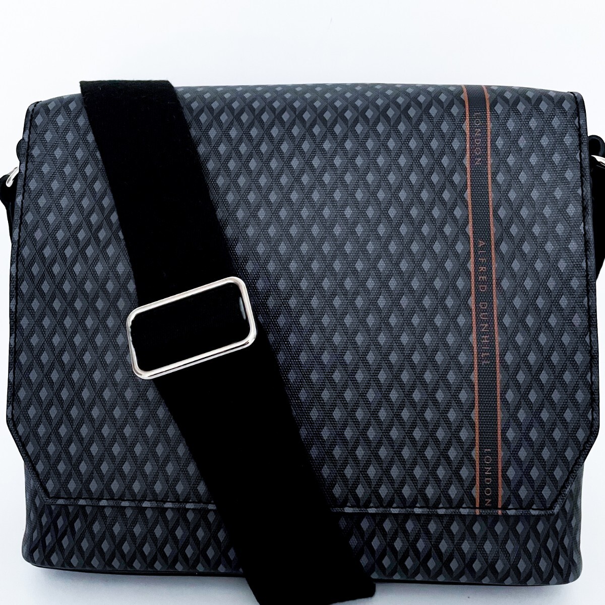 1円■新品同様■現行品■超希少デザイン■型崩れ無し■dunhill ダンヒル メッセンジャーバッグ ショルダー ビジネス メンズ レザー PVC_画像2