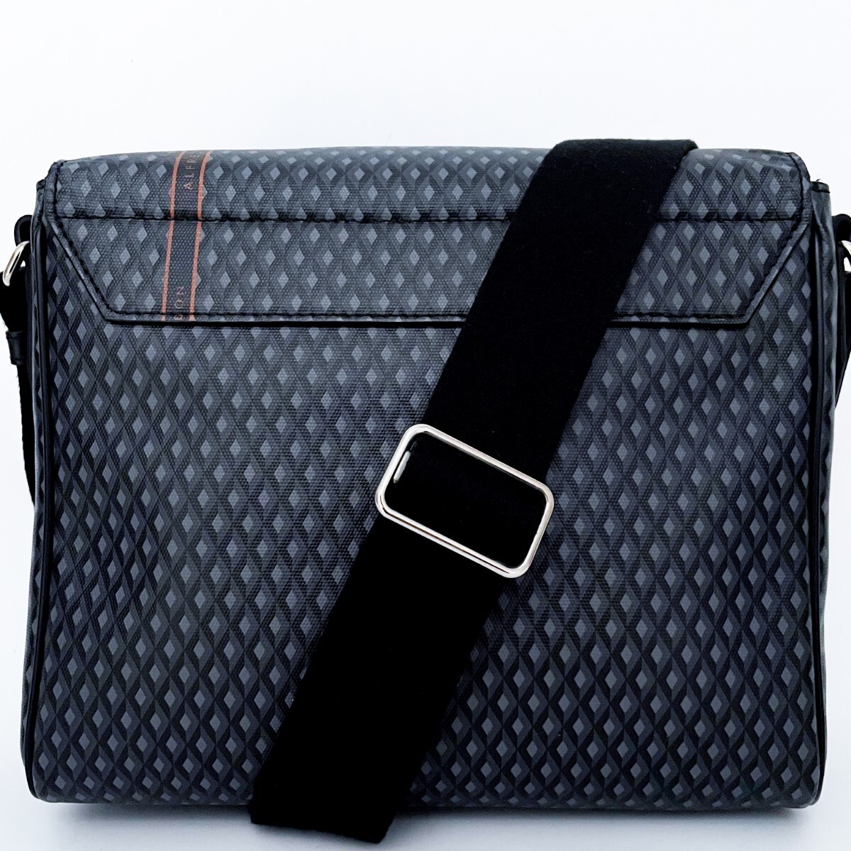 1円■新品同様■現行品■超希少デザイン■型崩れ無し■dunhill ダンヒル メッセンジャーバッグ ショルダー ビジネス メンズ レザー PVC_画像3