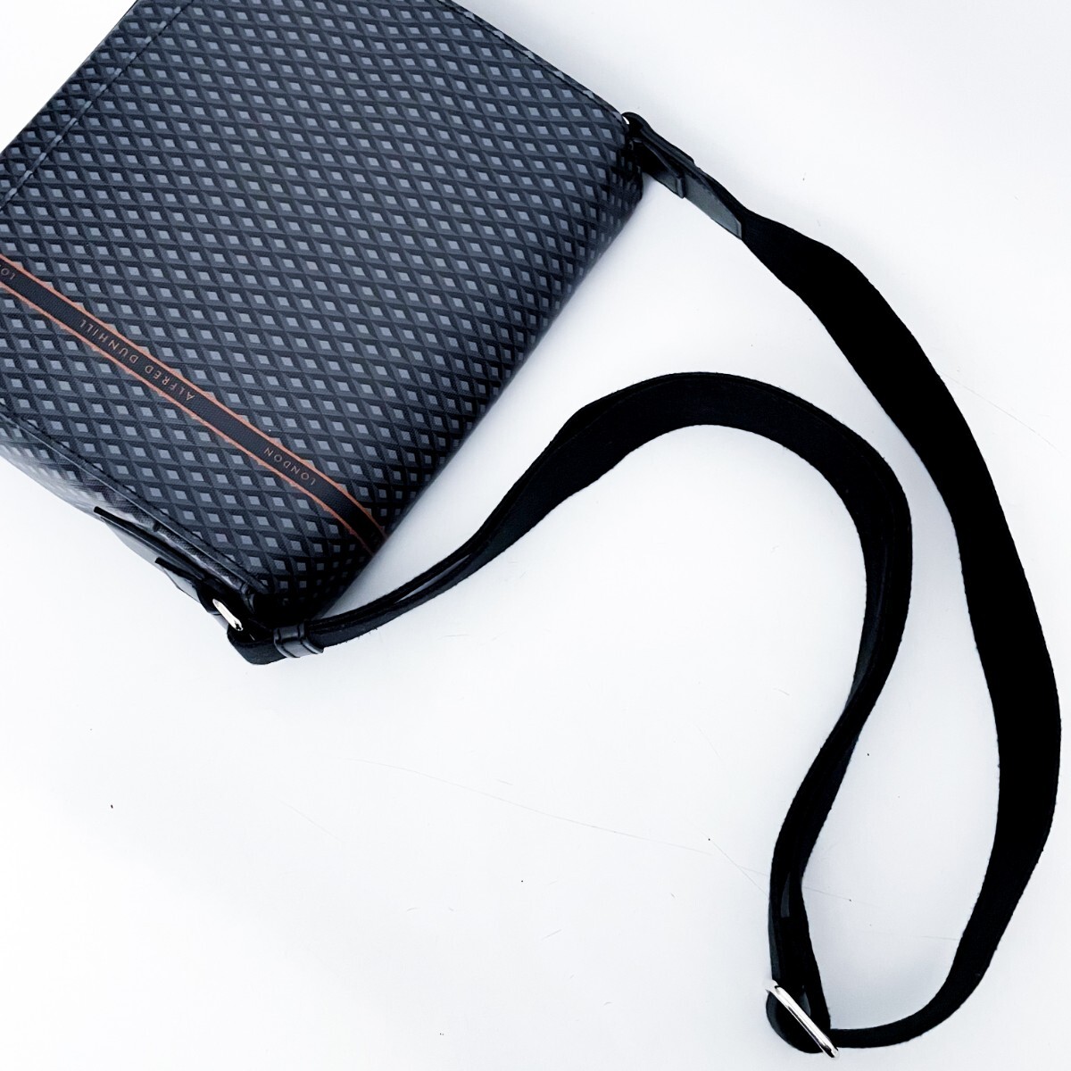 1円■新品同様■現行品■超希少デザイン■型崩れ無し■dunhill ダンヒル メッセンジャーバッグ ショルダー ビジネス メンズ レザー PVC_画像4