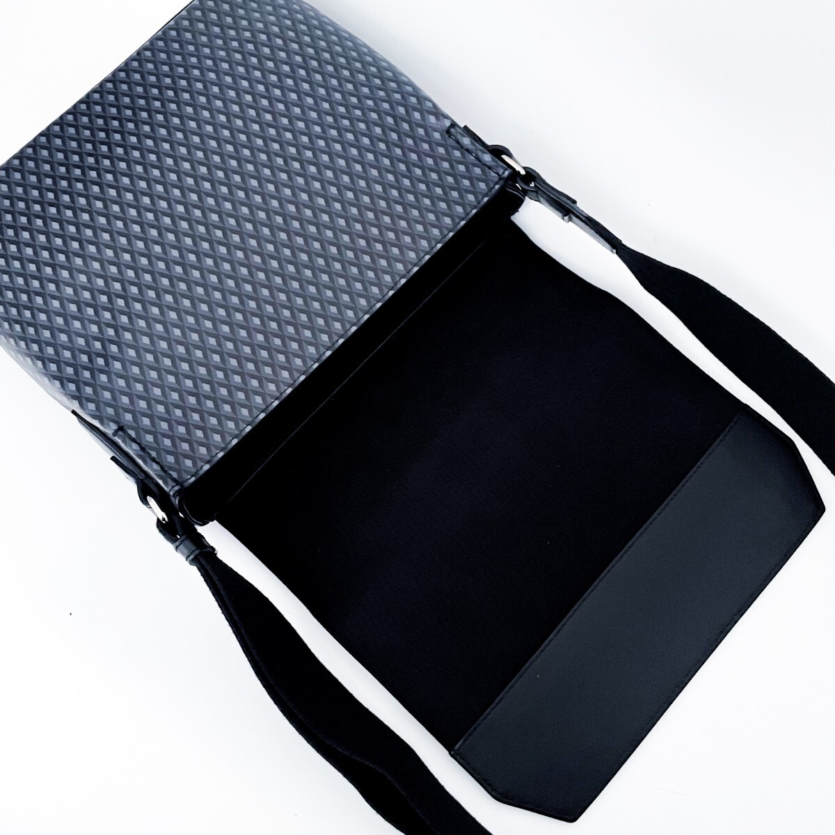 1円■新品同様■現行品■超希少デザイン■型崩れ無し■dunhill ダンヒル メッセンジャーバッグ ショルダー ビジネス メンズ レザー PVC_画像8