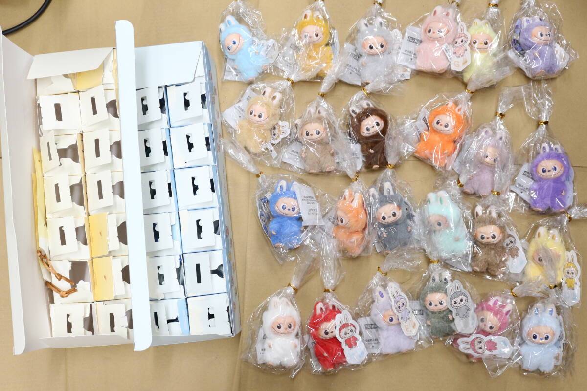 美品 正規品 ラブブ イニシャル マスコット 大量 まとめ売り 激安１円スタート_画像1