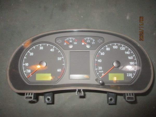 ■フォルクスワーゲン ポロ スピードメーター 中古 6Q0920800A 9N BBY 99025km 部品取あり インストゥルメントパネル タコメーター■_画像1
