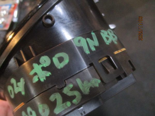 ■フォルクスワーゲン ポロ スピードメーター 中古 6Q0920800A 9N BBY 99025km 部品取あり インストゥルメントパネル タコメーター■_画像8