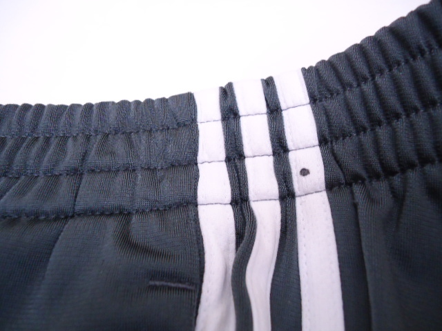 【KCM】Z-adi-21-2s-140★展示品★【adidas/アディダス】ジュニア ジャージ 上下セット FTN25-FM5724 グレーシックス/ホワイト 140_画像2