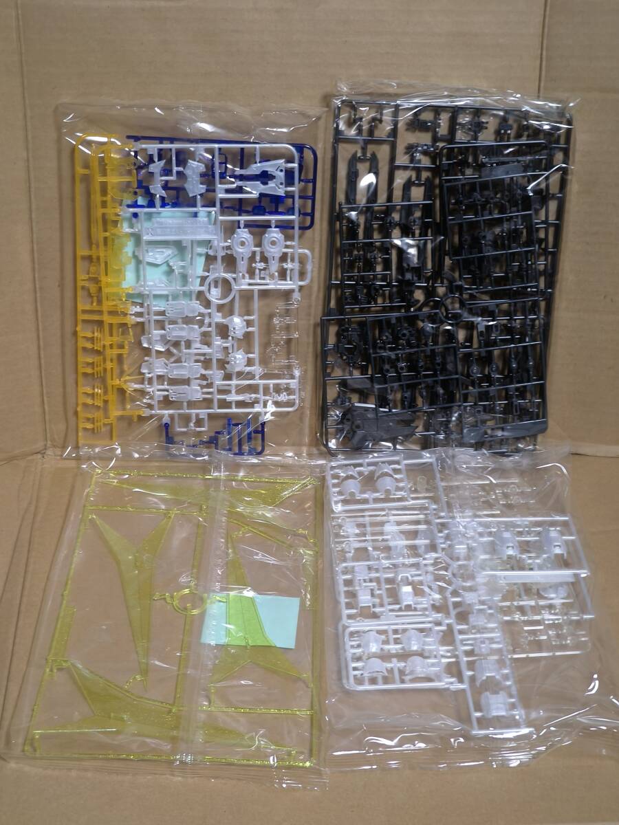 MG 1/100 スタービルドストライクガンダム RGシステムVer ガンダムビルドファイターズ 未組立_画像4