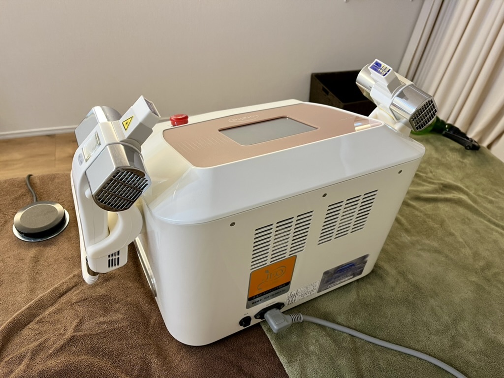 【ルテラ】美容ライト脱毛・ライトフェイシャル機器 光脱毛 フェイシャルエステ ★超美品★ 定価275万円_画像2
