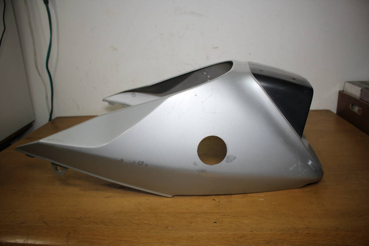 送料 ¥1500 SUZUKI スズキ GSX250S GSX400S GJ76A GK77A どちらか 不明 カタナ KATANA カタナ アッパー カウル フロントカウル 塗装用_画像3