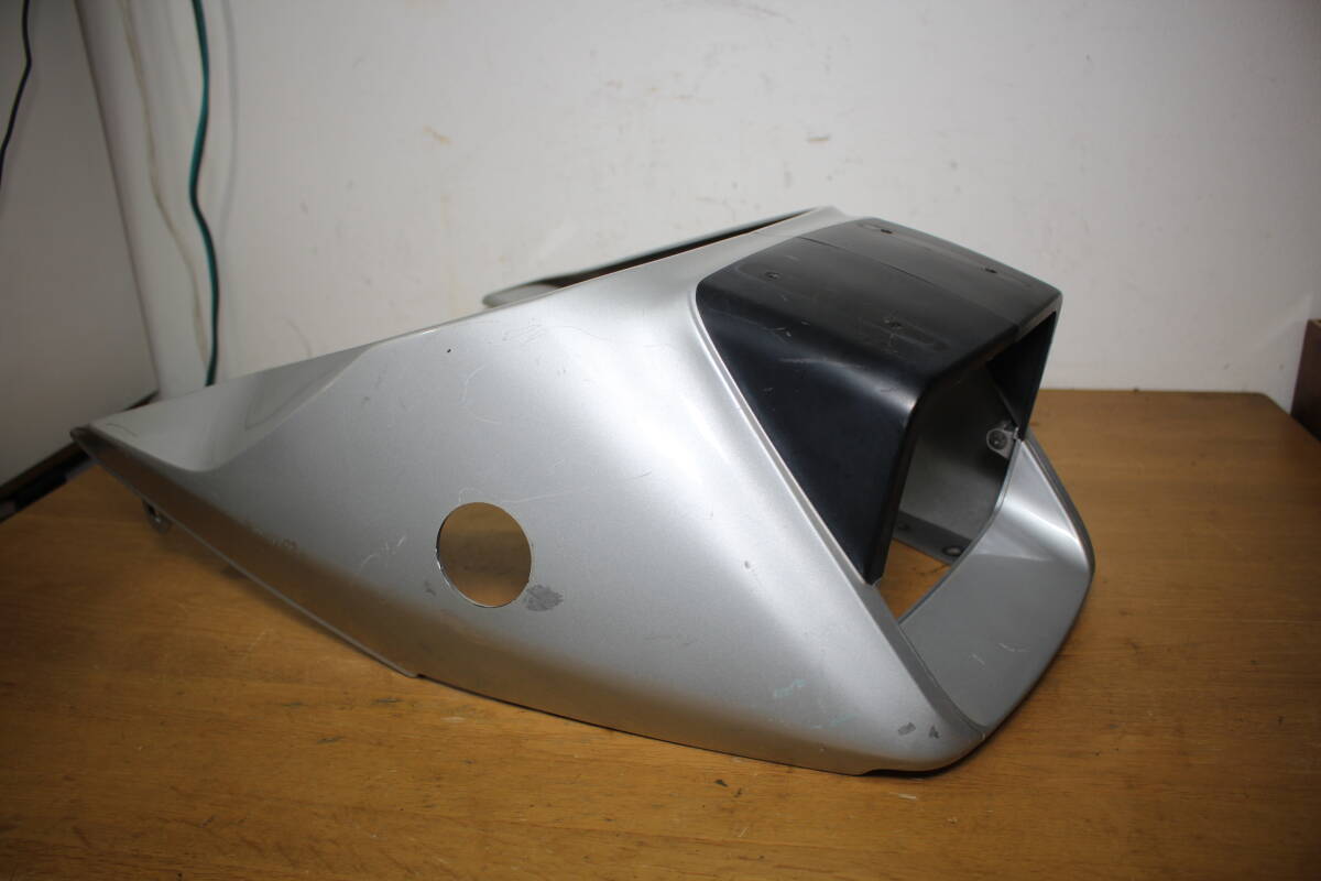 送料 ¥1500 SUZUKI スズキ GSX250S GSX400S GJ76A GK77A どちらか 不明 カタナ KATANA カタナ アッパー カウル フロントカウル 塗装用_画像1