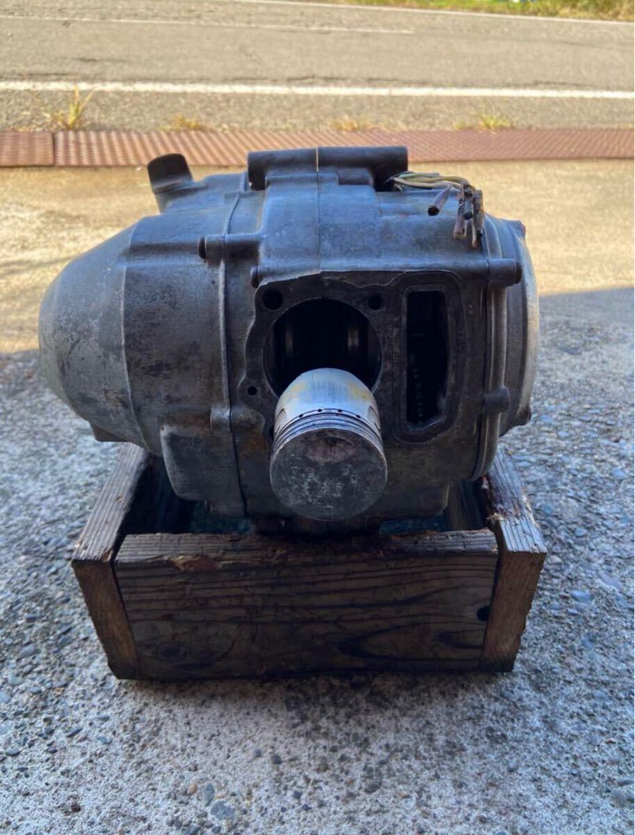 CT90 двигатель поясница внизу 