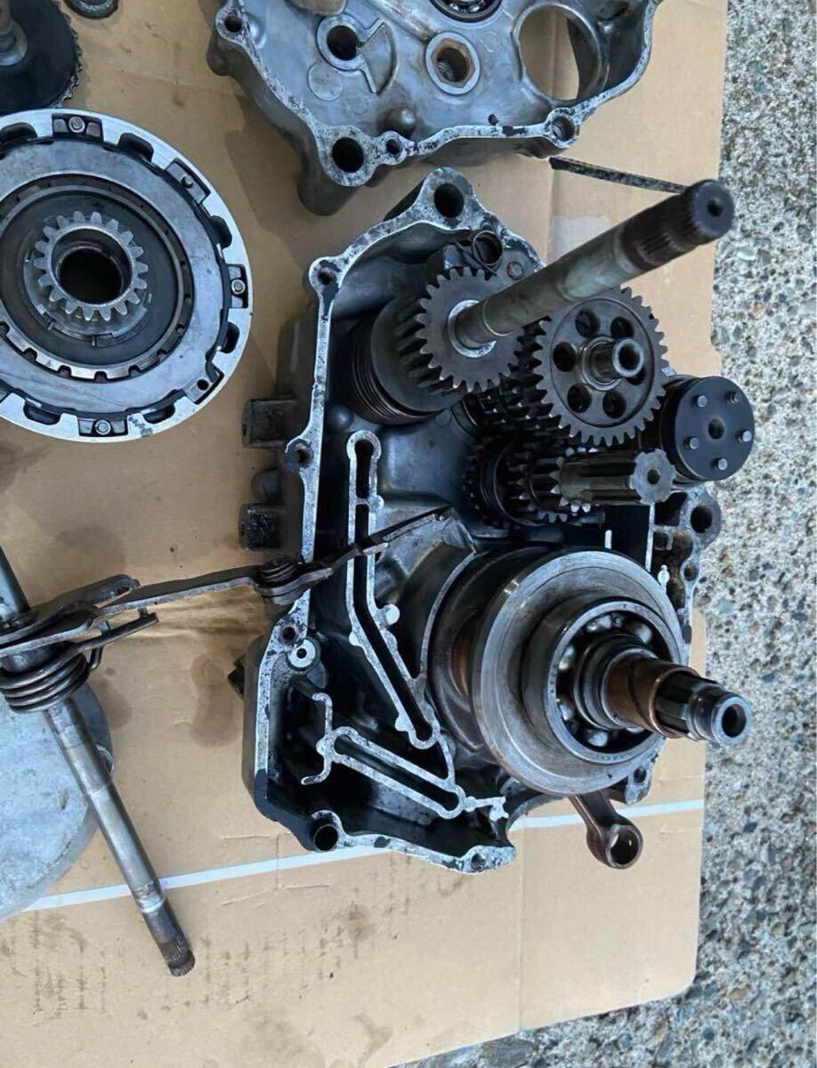 CT90 двигатель поясница внизу 