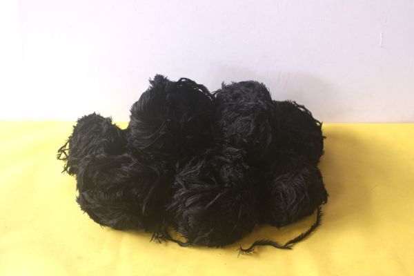 未使用品 毛糸まとめて9玉 ブラック 黒 詳細不明 羽根がついたような毛糸 ハンドメイド 編み物/27N11.6-38_画像6