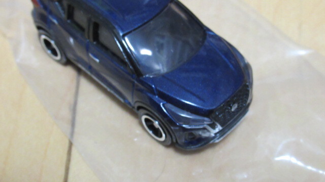 ★トミカ 日産 キックス 開封品 No. 6 日産限定？ ダークブルー？_画像4