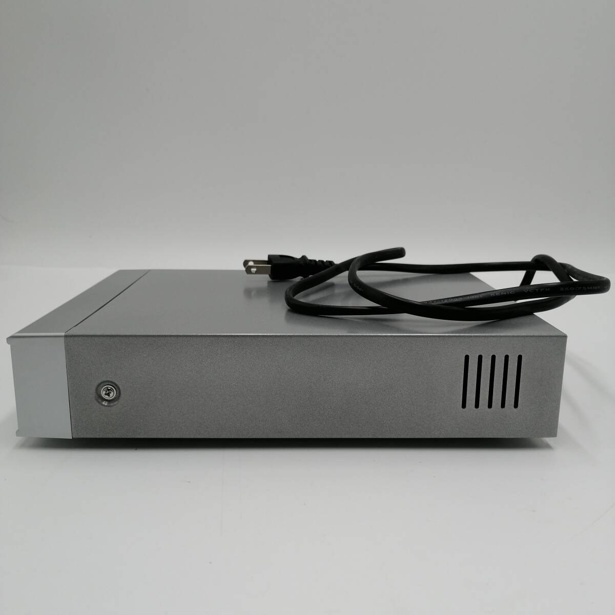 y4017 EAST DVD PLAYER DVDプレーヤー DV-S1802 総会シンプル操作 コンパクト リモコン付属 通電のみ確認済み_画像5