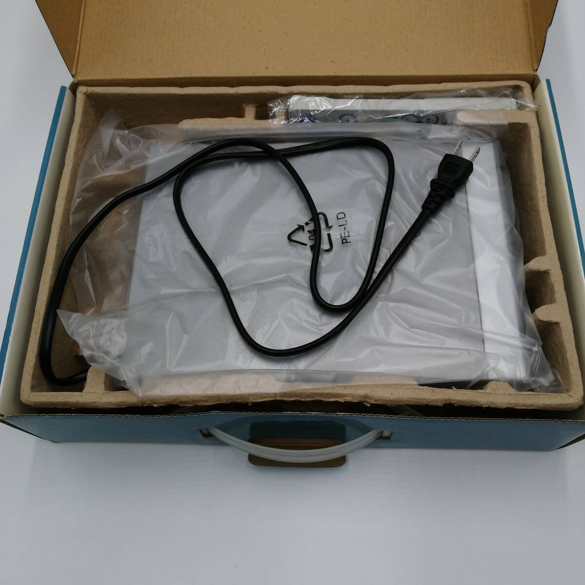 y4017 EAST DVD PLAYER DVDプレーヤー DV-S1802 総会シンプル操作 コンパクト リモコン付属 通電のみ確認済み_画像2