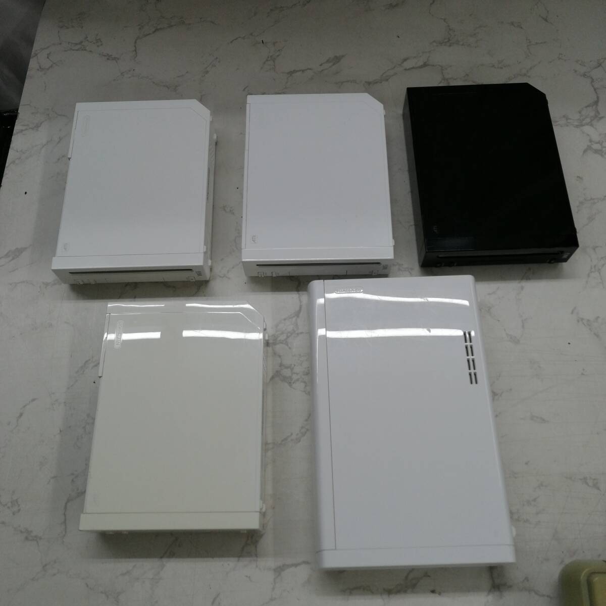 y4039 【120サイズ×2個口発送】ゲーム機 まとめ売り Wii WiiU ファミコン 64 PS2 PS3 タタコン ゴールドハンドル コントローラー_画像4