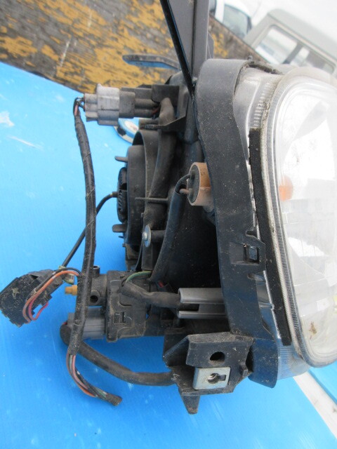 オッティ H92W eKワゴン　H82W 右ヘッドライト　スタンレー　P6519_画像4