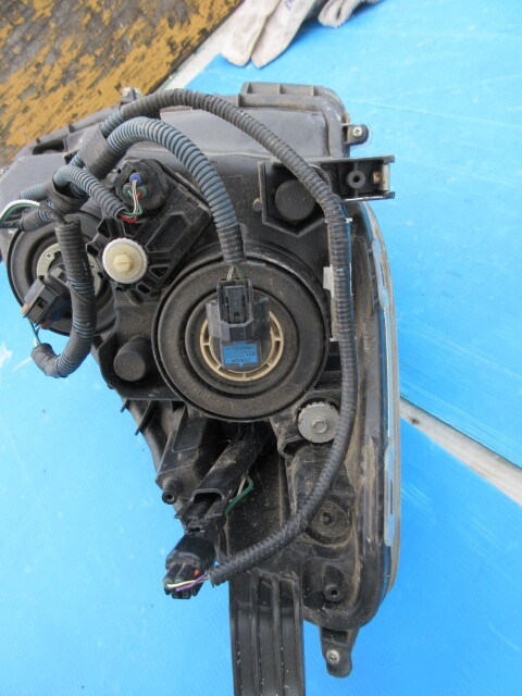 アクア　左ヘッドライト　欠けあり　コイト　５２　244_画像6