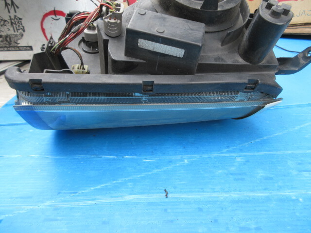 エブリ　DA64 右ヘッドライト　ブラケット　パールまつげ　ゆうパック着払い　爪折れあり_画像5