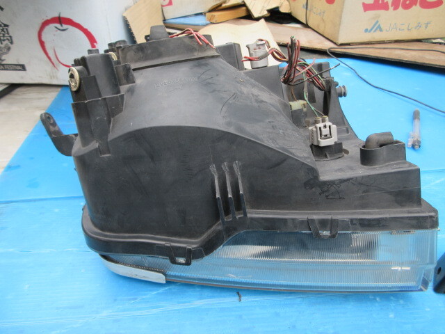 エブリ　DA64 右ヘッドライト　ブラケット　パールまつげ　ゆうパック着払い　爪折れあり_画像6