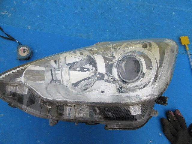 アクア　左ヘッドライト　欠けあり　コイト　５２　244_画像2