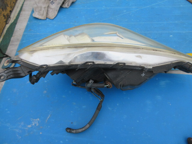 アクア　左ヘッドライト　欠けあり　コイト　５２　244_画像4