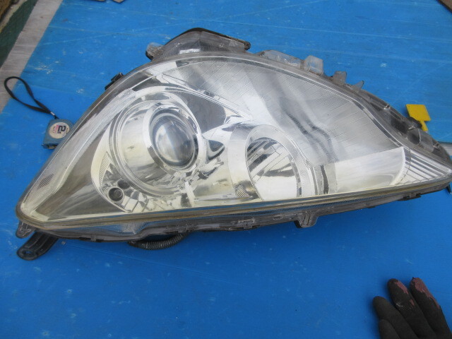 アクア　左ヘッドライト　欠けあり　コイト　５２　244_画像3