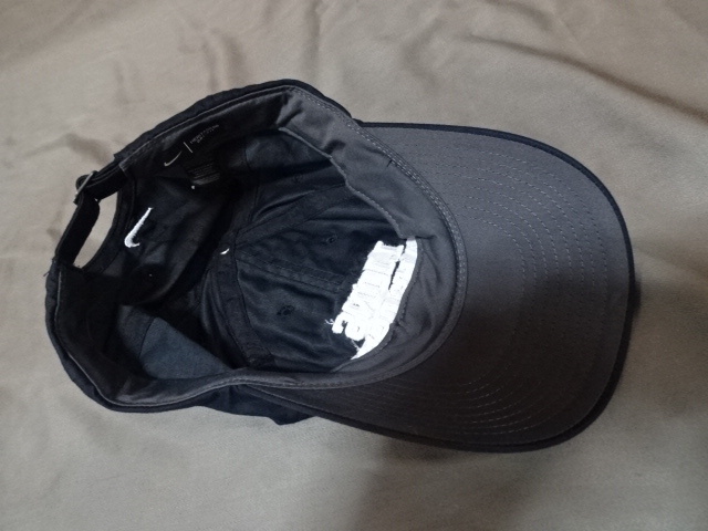 激レア USA購入 ナイキ【NIKE】製 【HERITAGE86】【DRI FIT】【LIONS LACROSSE】 スウォッシュ ロゴ刺繍入り キャップ ブラック 中古良品_画像7