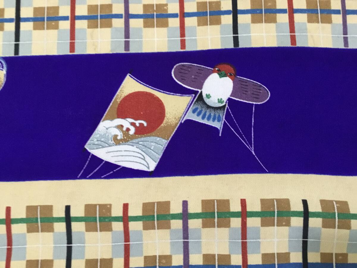 古布65・昭和レトロ ・絹ハギレ(やっこ凧、龍やとんび凧) 時代着物地_画像2