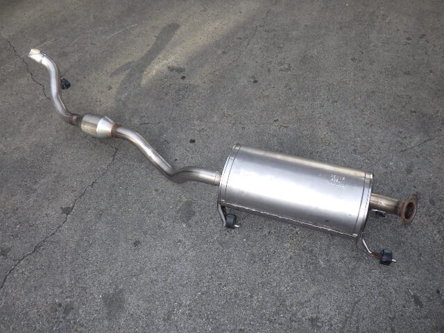 ハイエース 3BA-TRH214W Rマフラー 2TR-FE 070 SANGO 美品 低走行 17430-75A60_画像1