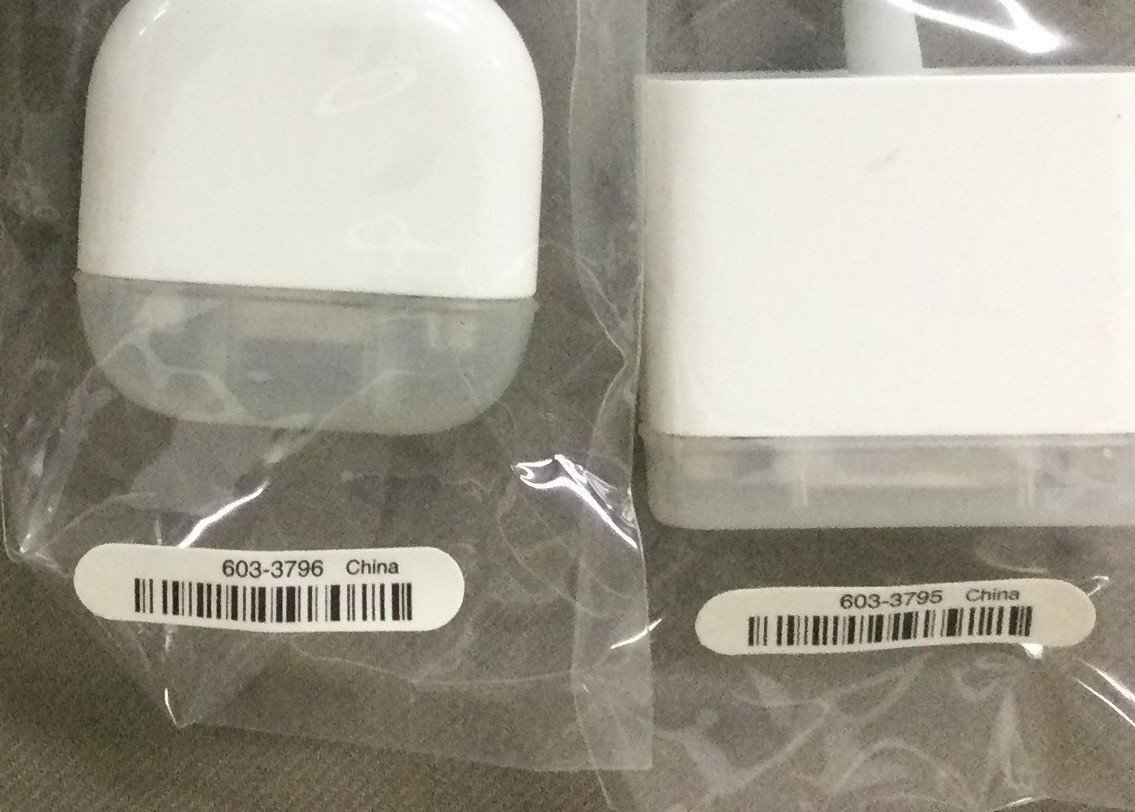 ★５６―００１★PC関連機器　apple製品 色々まとめ PowerBook G4バッテリー/iPod/ケーブル類/電源アダプタなど ジャンク品 動作不明[60]_画像10