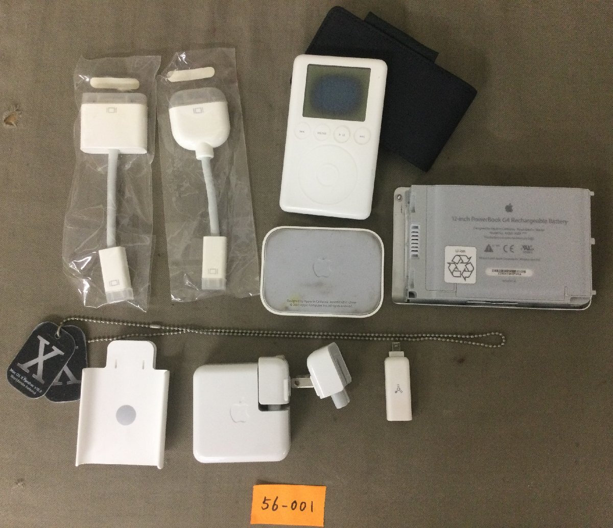 ★５６―００１★PC関連機器　apple製品 色々まとめ PowerBook G4バッテリー/iPod/ケーブル類/電源アダプタなど ジャンク品 動作不明[60]_画像1