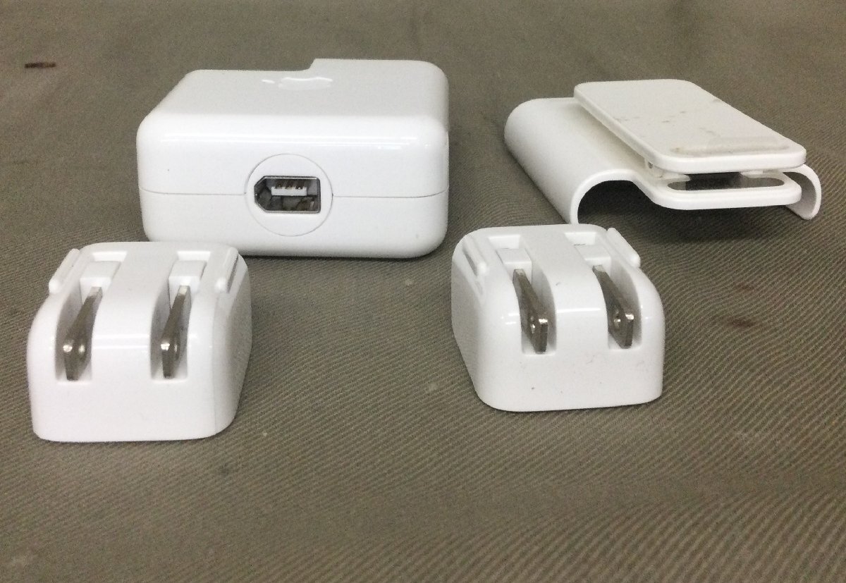 ★５６―００１★PC関連機器　apple製品 色々まとめ PowerBook G4バッテリー/iPod/ケーブル類/電源アダプタなど ジャンク品 動作不明[60]_画像6