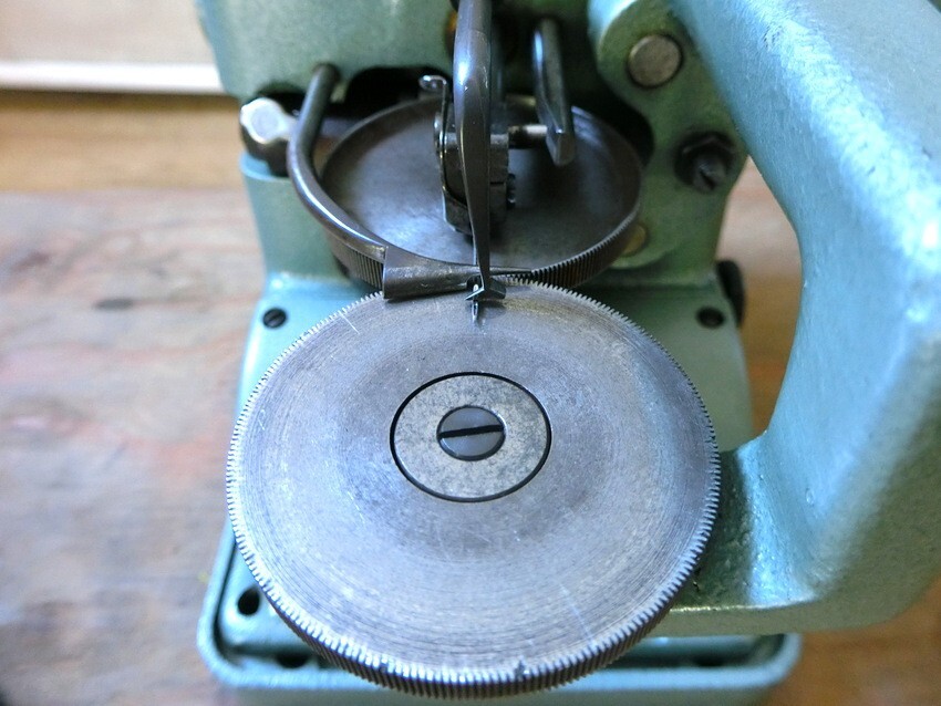 一律送料有 カップシーマーミシン TREASURE FS-763 トレジャー 工業用ミシン ハンドクラフト 特殊ミシン 【I107】_画像9