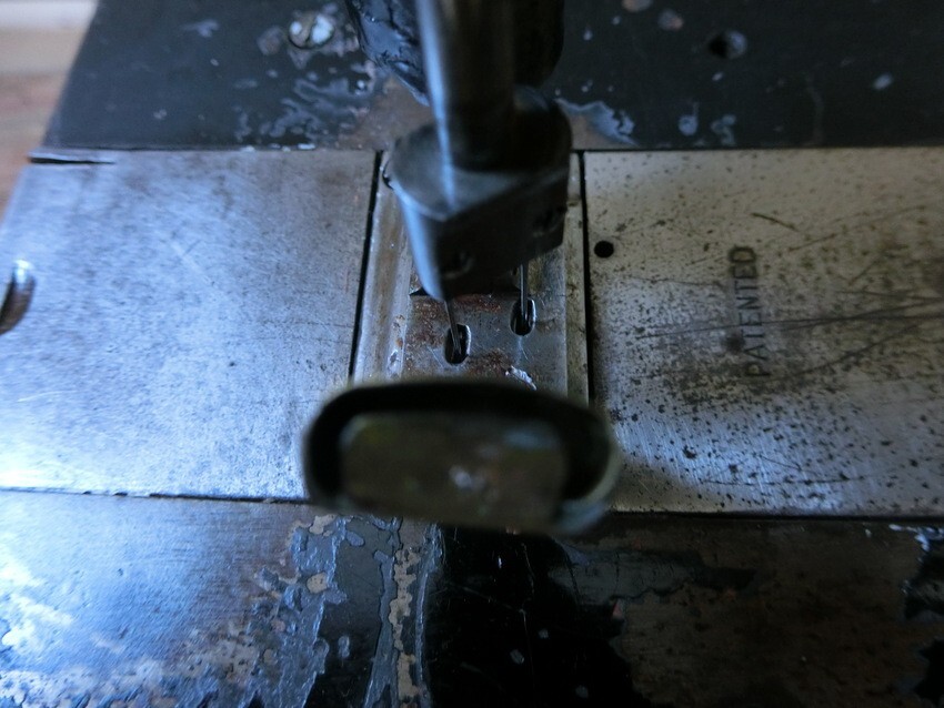 一律送料有 アンティークミシン UnionSpecial Machine CLASS7400 ユニオンスペシャルマシン ハンドクラフト 縫製 レザークラフト 【I104】_画像10