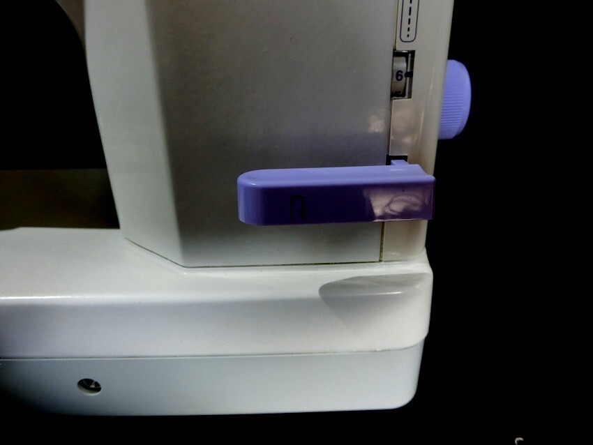 一律送料有 JANOME COSTURA 767DB MODEL767 フットコントローラー付 電源コード付 ジャノメ コスチューラ ハンドクラフト 縫製 【I103】_画像6