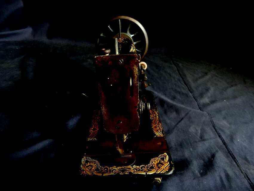 一律送料有 アンティークミシン The singer manufacturingCo 付属なし ザ シンガー ハンドクラフト 昭和レトロ 縫製 【H113】1124_画像9