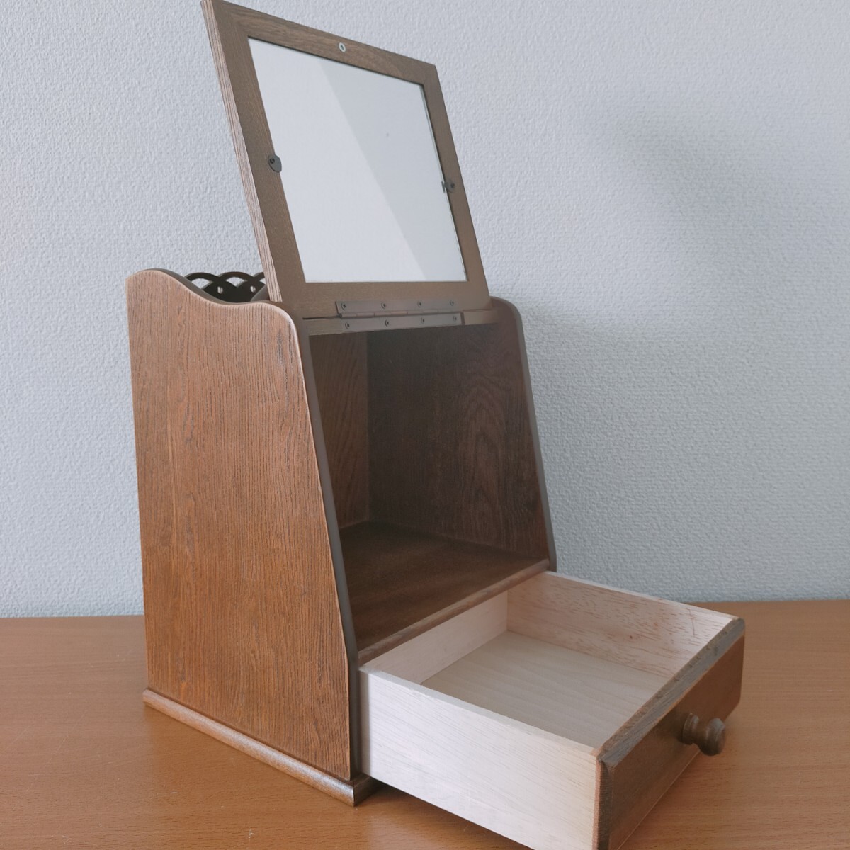 ★USED品★　メイクボックス　コスメティック　ミニドレッサー　木製　ウッド　鏡　パリの雑貨屋さん？　_画像3
