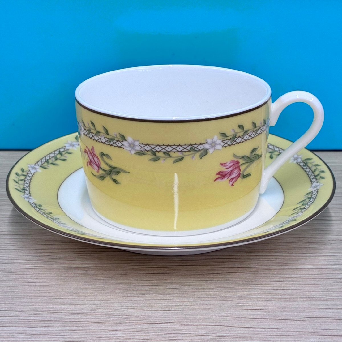 【i25110032】 Tiffany& Co. Pink Tulip ペア カップ＆ソーサー 箱付きの画像2