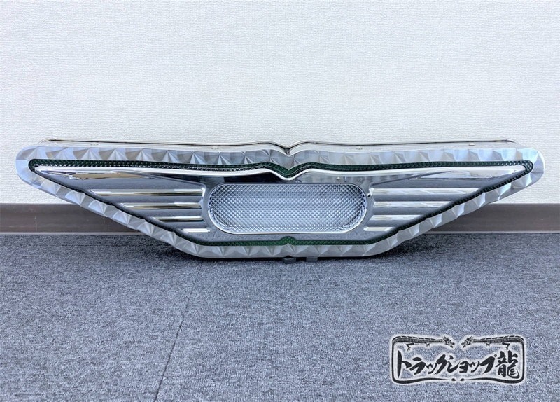 新品！日野 バスマーク アンドン 大型用 鱗柄 ステンレス 6㎜丸棒巻き LEDライト付き デコトラ レトロ S0142S_画像2