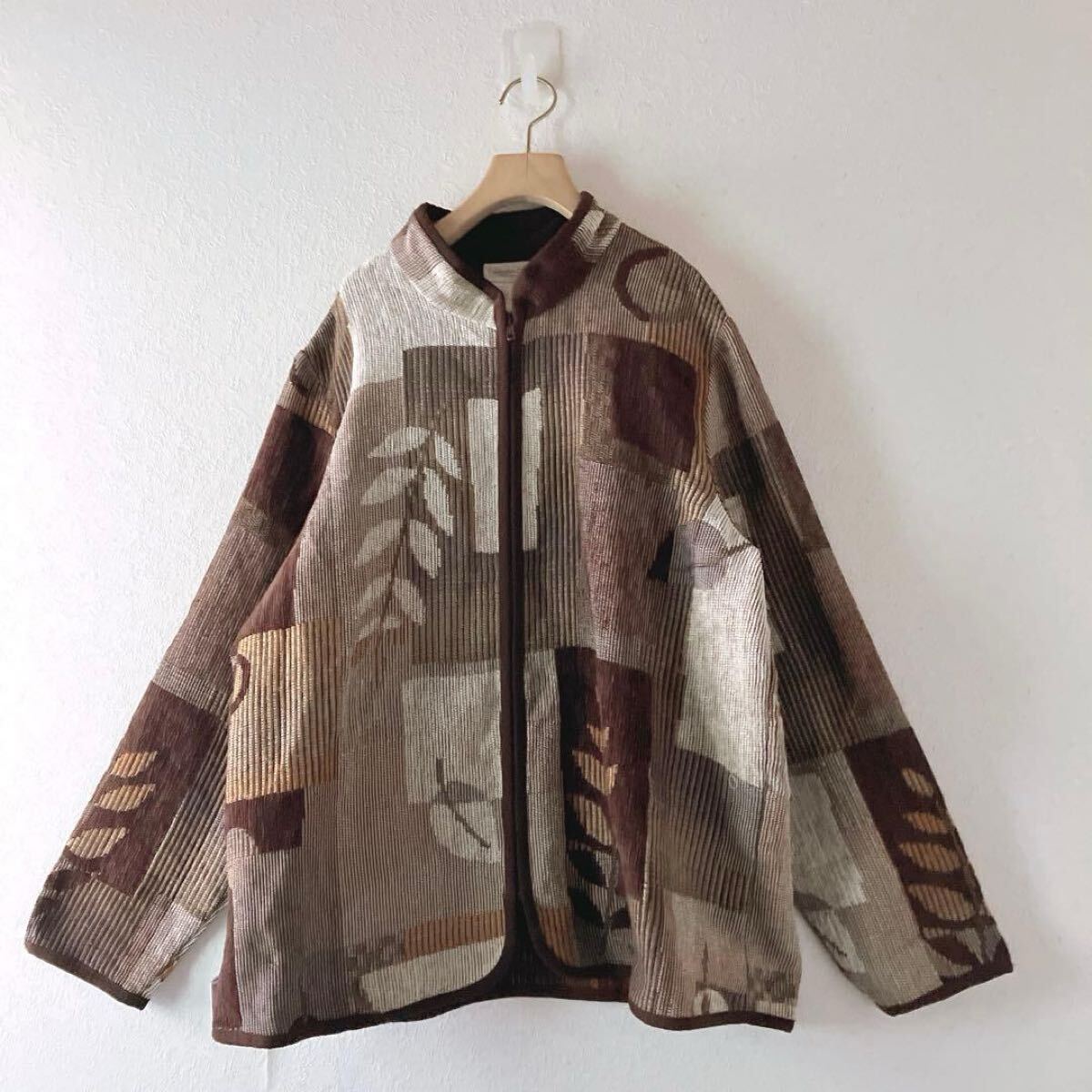 ヴィンテージ ゴブラン ジャケット XL相当 ジップアップ 幾何学 アート柄 ブラウン系 羽織り　ゆったり_画像2