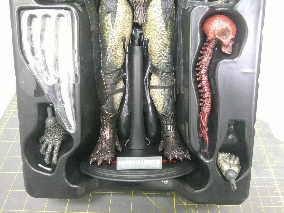 29 送80サ 1119YB08 ムービーマスターピース ホットトイズ プレデターズ バーサーク・プレデター 1/6スケール 可動式フィギュア 難あり_画像5