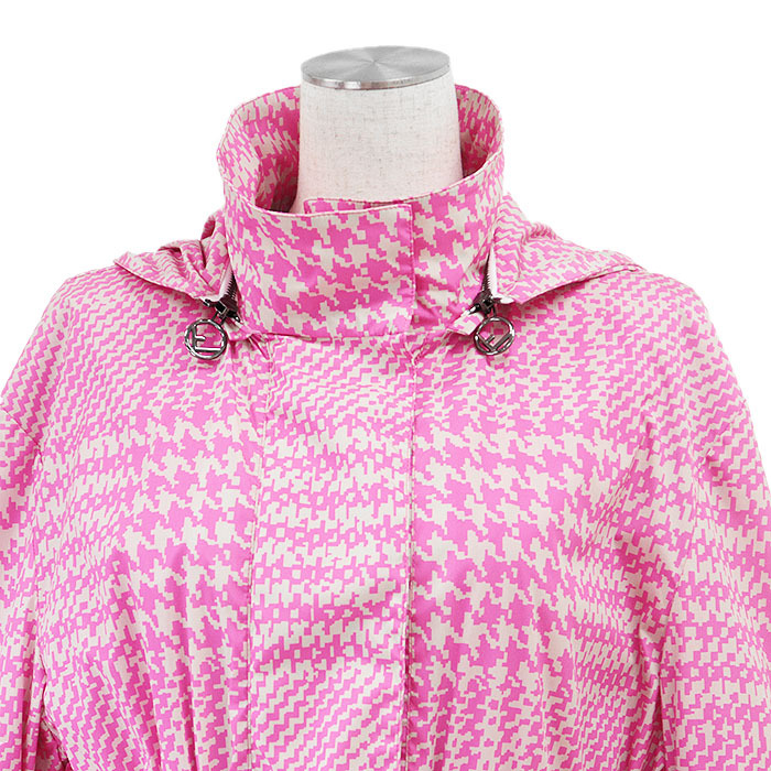 【新品同様】FENDI フェンディ コート ストレッチナイロン デジタルカモ ハウンドトゥース レインウェア 撥水性 レディース 40 ピンク_画像2